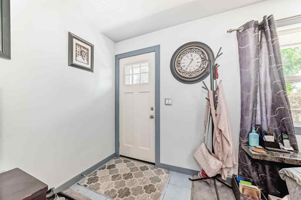 MLS® A2229789 - 8015 34 Avenue NW in Bowness Calgary, Residential
