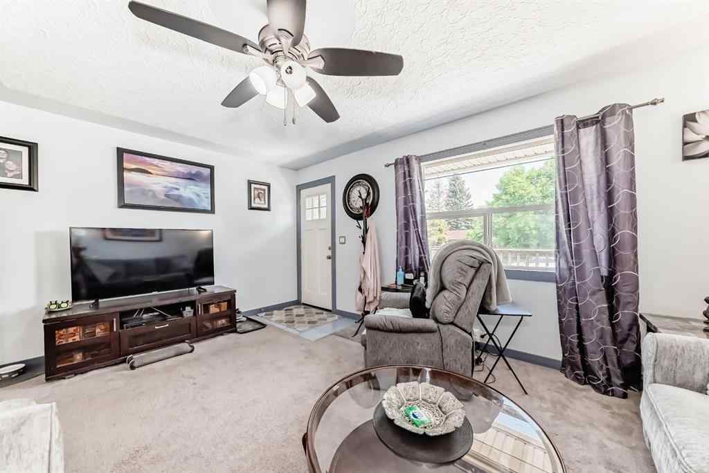 MLS® A2229789 - 8015 34 Avenue NW in Bowness Calgary, Residential
