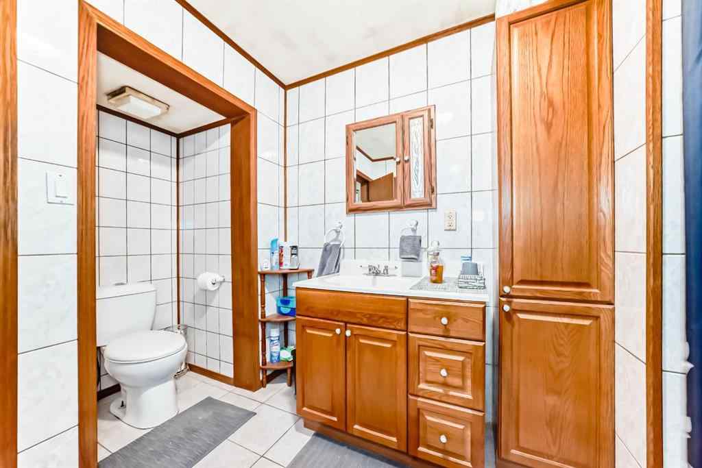 MLS® A2229789 - 8015 34 Avenue NW in Bowness Calgary, Residential