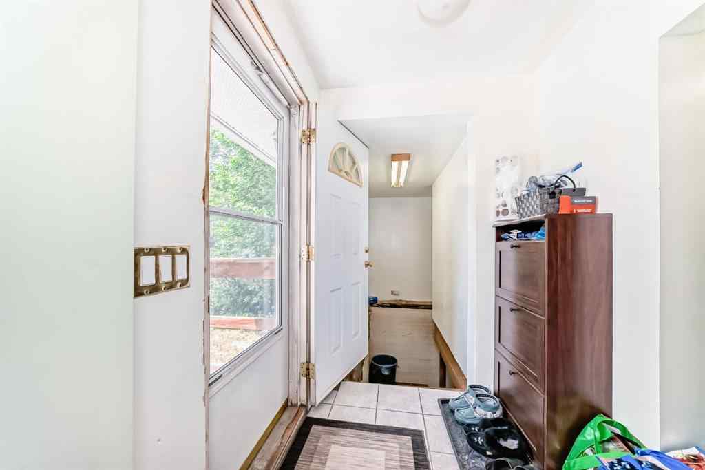 MLS® A2229789 - 8015 34 Avenue NW in Bowness Calgary, Residential