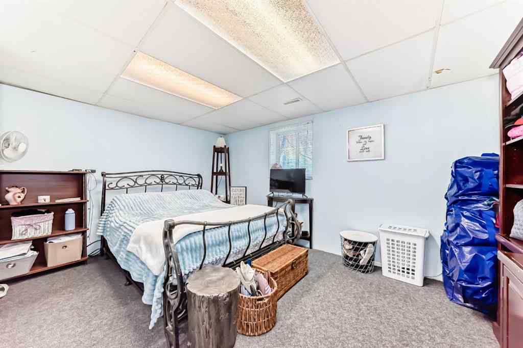 MLS® A2229789 - 8015 34 Avenue NW in Bowness Calgary, Residential