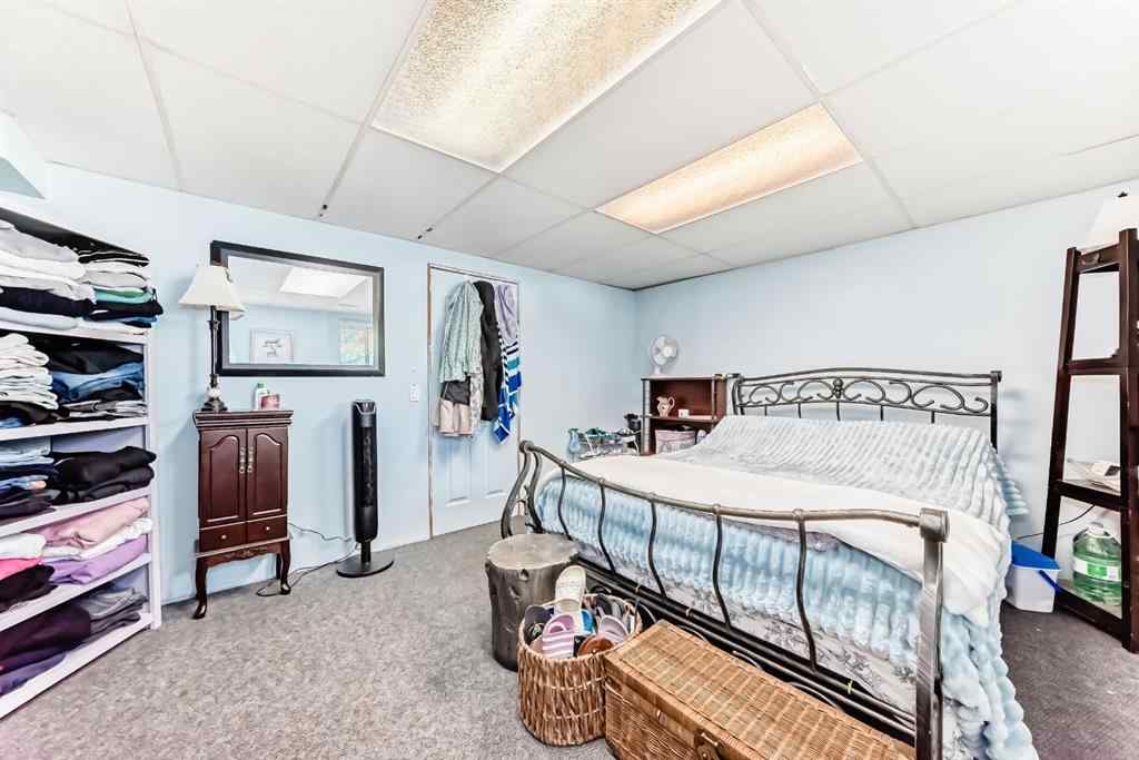 MLS® A2229789 - 8015 34 Avenue NW in Bowness Calgary, Residential