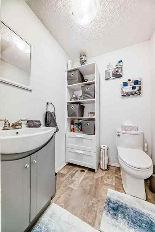 MLS® A2229789 - 8015 34 Avenue NW in Bowness Calgary, Residential