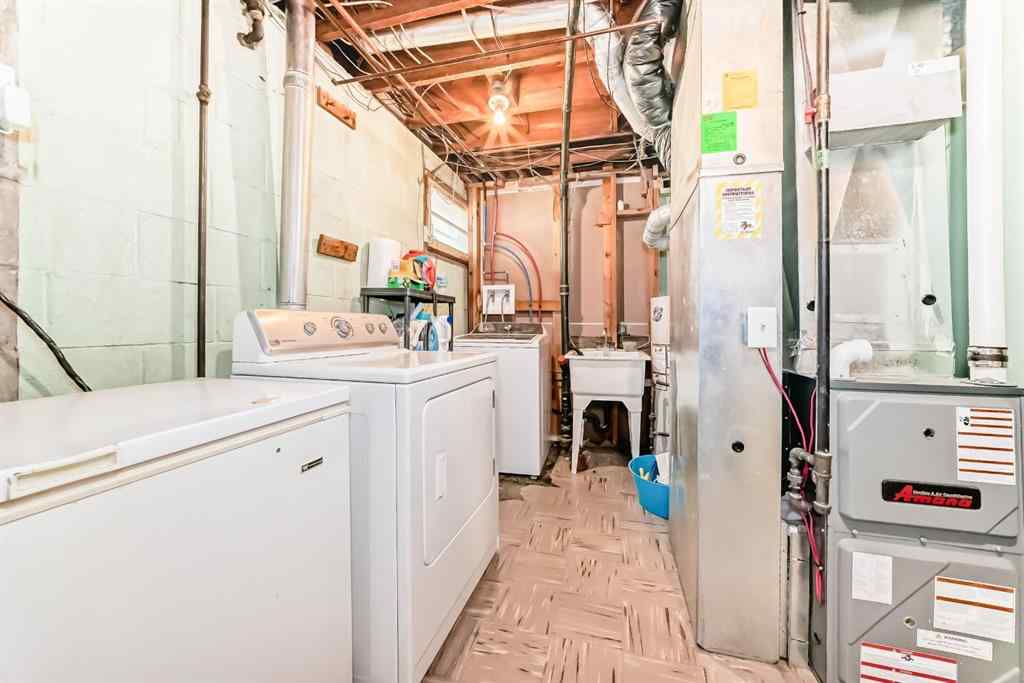 MLS® A2229789 - 8015 34 Avenue NW in Bowness Calgary, Residential