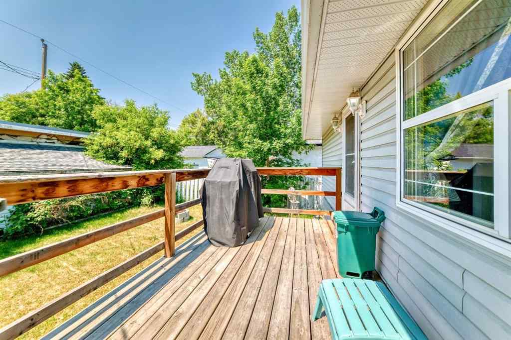 MLS® A2229789 - 8015 34 Avenue NW in Bowness Calgary, Residential