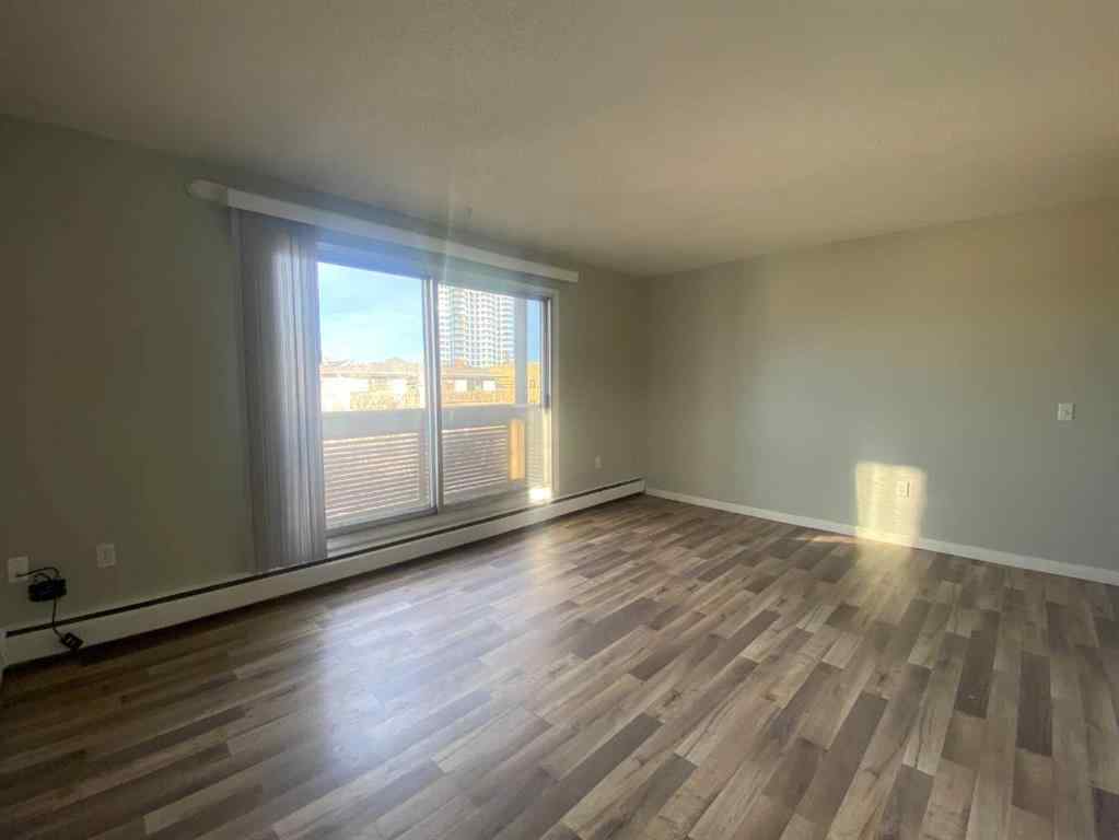MLS® A2229790 - 1626 12 Avenue SW in Sunalta Calgary, Commercial