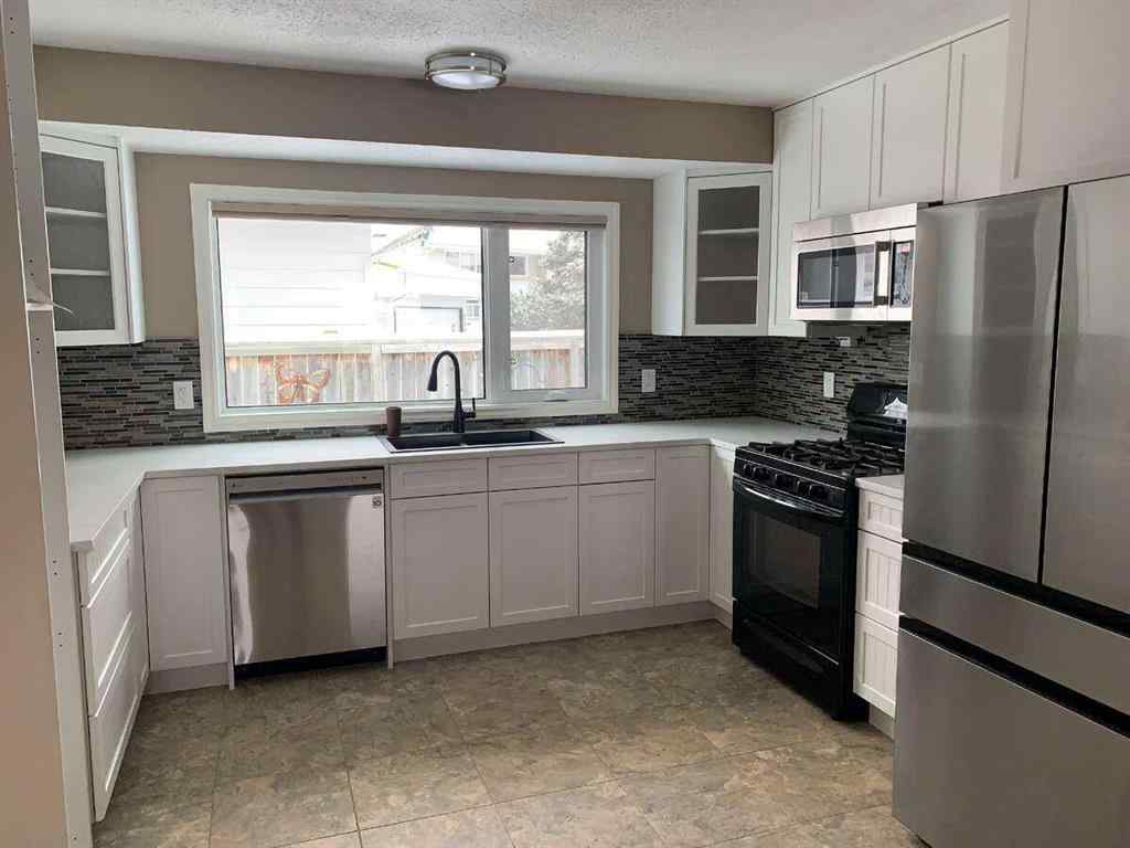 MLS® A2229806 - 471 Dalmeny Hill NW in Dalhousie Calgary, Residential