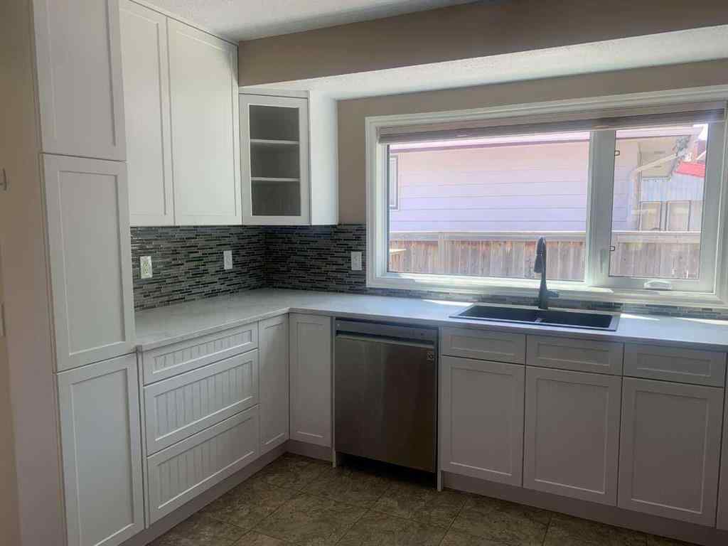MLS® A2229806 - 471 Dalmeny Hill NW in Dalhousie Calgary, Residential