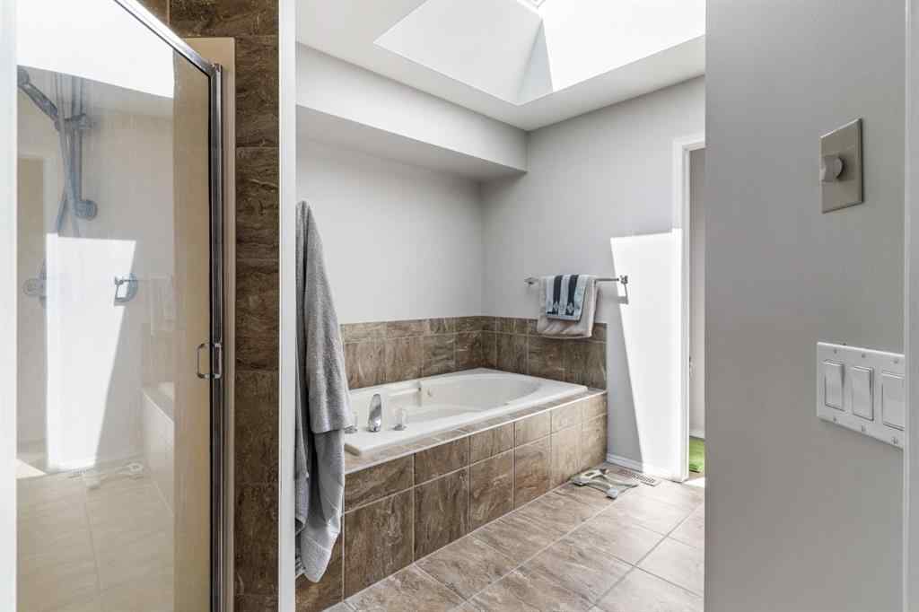 MLS® A2229818 - 39 Harvest Oak Green NE in Harvest Hills Calgary, Residential