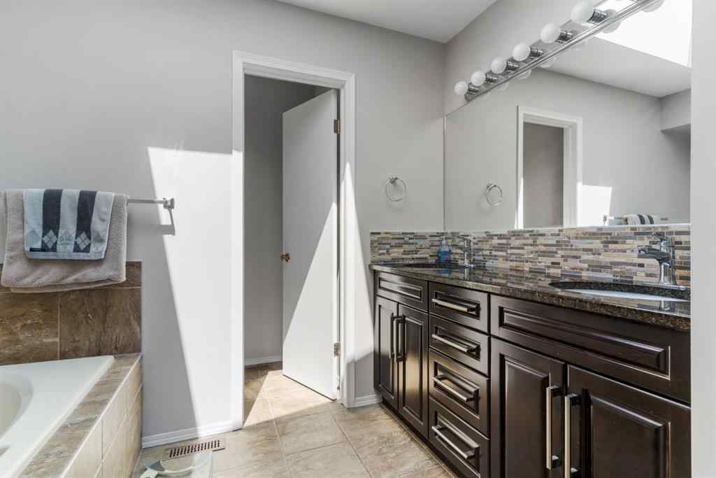 MLS® A2229818 - 39 Harvest Oak Green NE in Harvest Hills Calgary, Residential