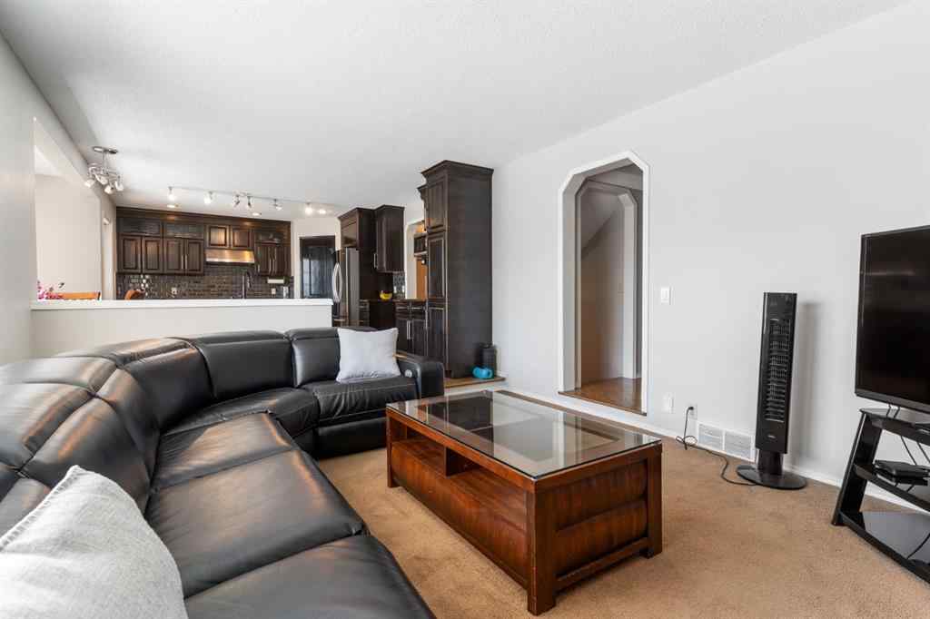 MLS® A2229818 - 39 Harvest Oak Green NE in Harvest Hills Calgary, Residential