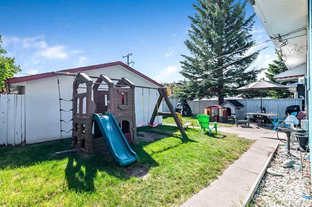 MLS® A2229831 - 2628 Lionel Crescent SW in Lakeview Calgary, Residential