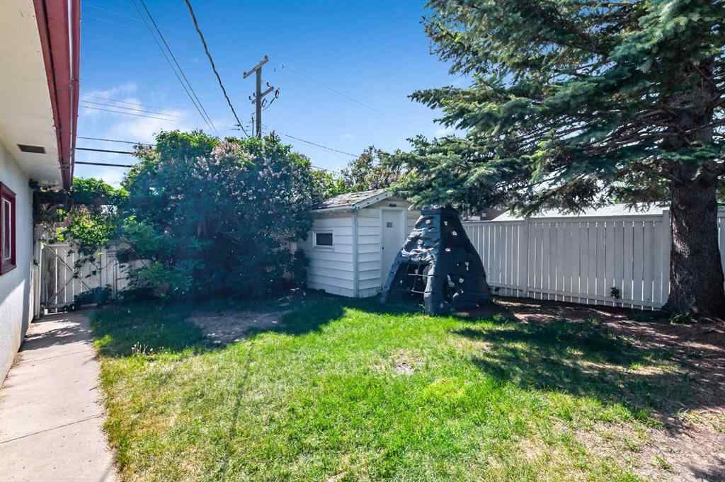 MLS® A2229831 - 2628 Lionel Crescent SW in Lakeview Calgary, Residential