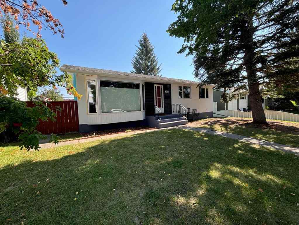 MLS® A2229831 - 2628 Lionel Crescent SW in Lakeview Calgary, Residential