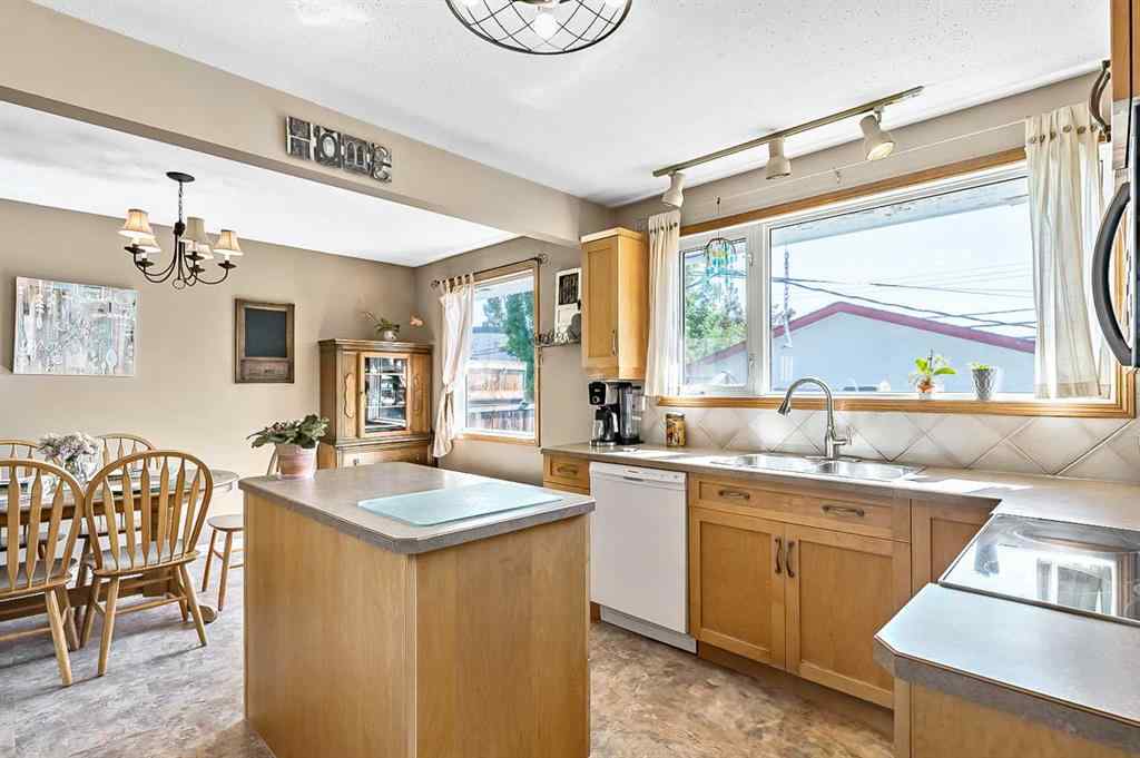 MLS® A2229831 - 2628 Lionel Crescent SW in Lakeview Calgary, Residential