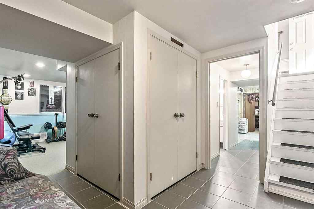 MLS® A2229831 - 2628 Lionel Crescent SW in Lakeview Calgary, Residential