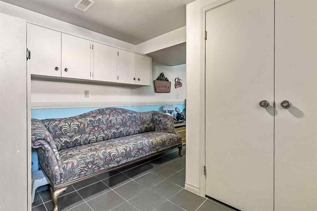 MLS® A2229831 - 2628 Lionel Crescent SW in Lakeview Calgary, Residential