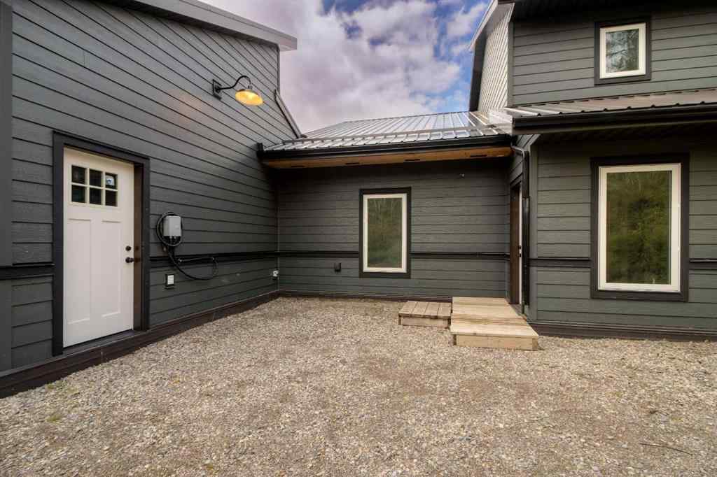 MLS® A2229885 - 33 Kananaskis Court  in NONE Coleman, Residential