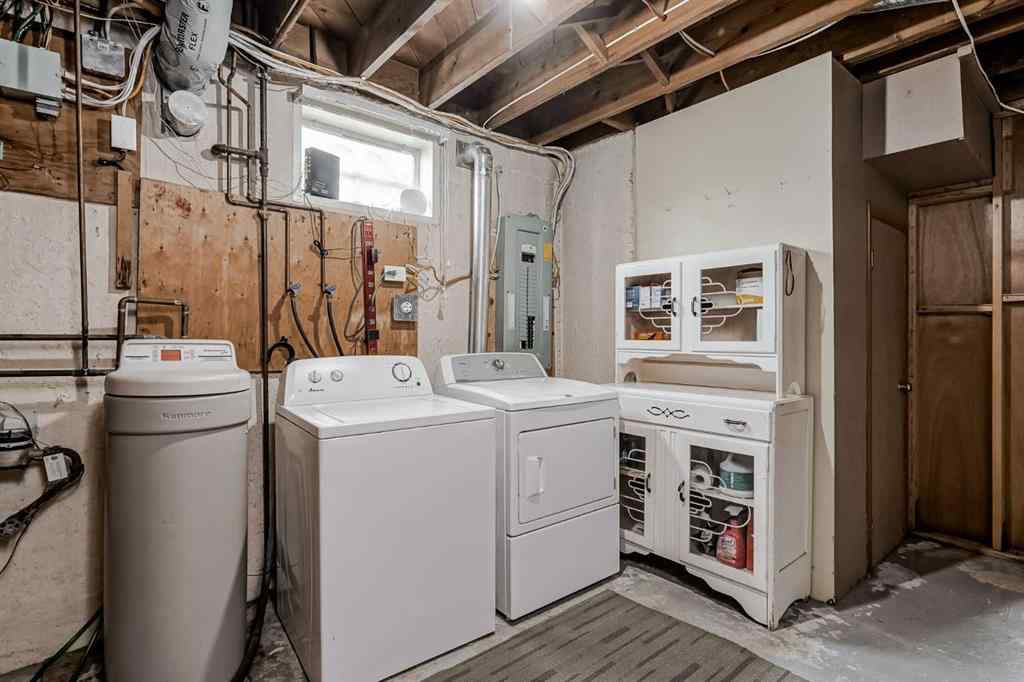 MLS® A2229900 - 1204 18 Street NE in Mayland Heights Calgary, Residential