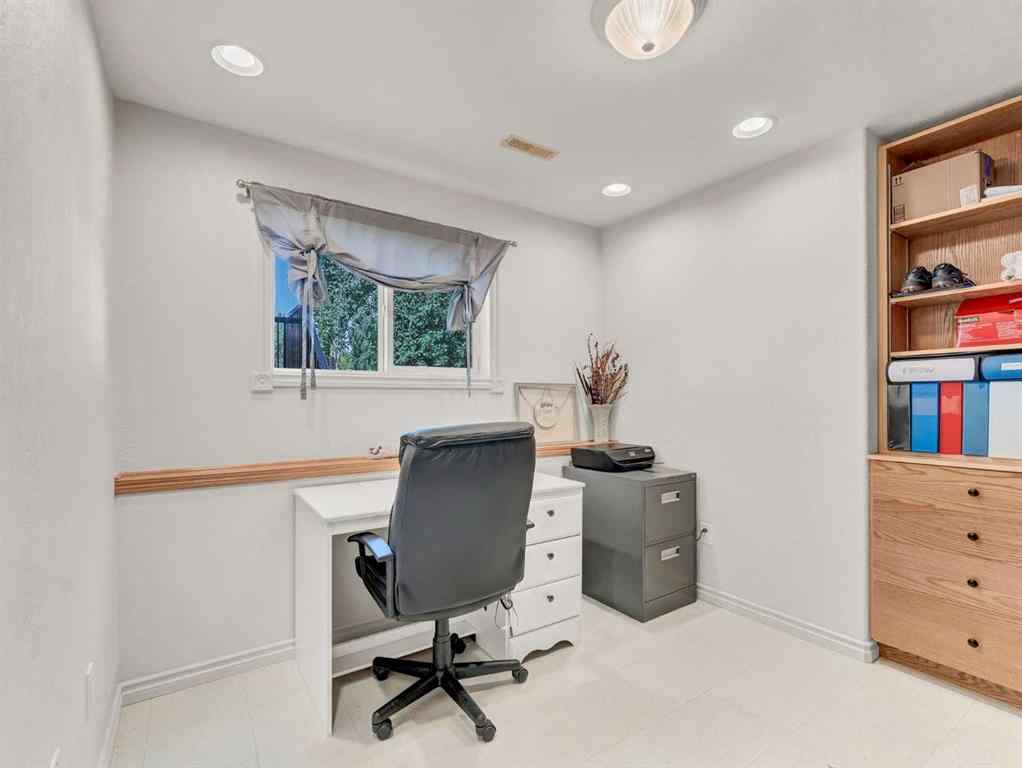MLS® A2229911 - 7 Park Place W in Uplands Brooks, Residential