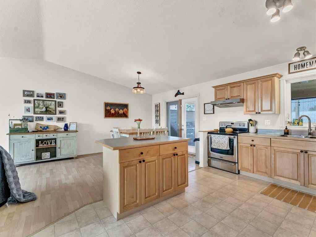 MLS® A2229911 - 7 Park Place W in Uplands Brooks, Residential