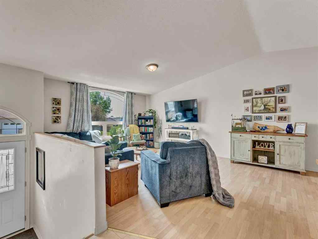 MLS® A2229911 - 7 Park Place W in Uplands Brooks, Residential