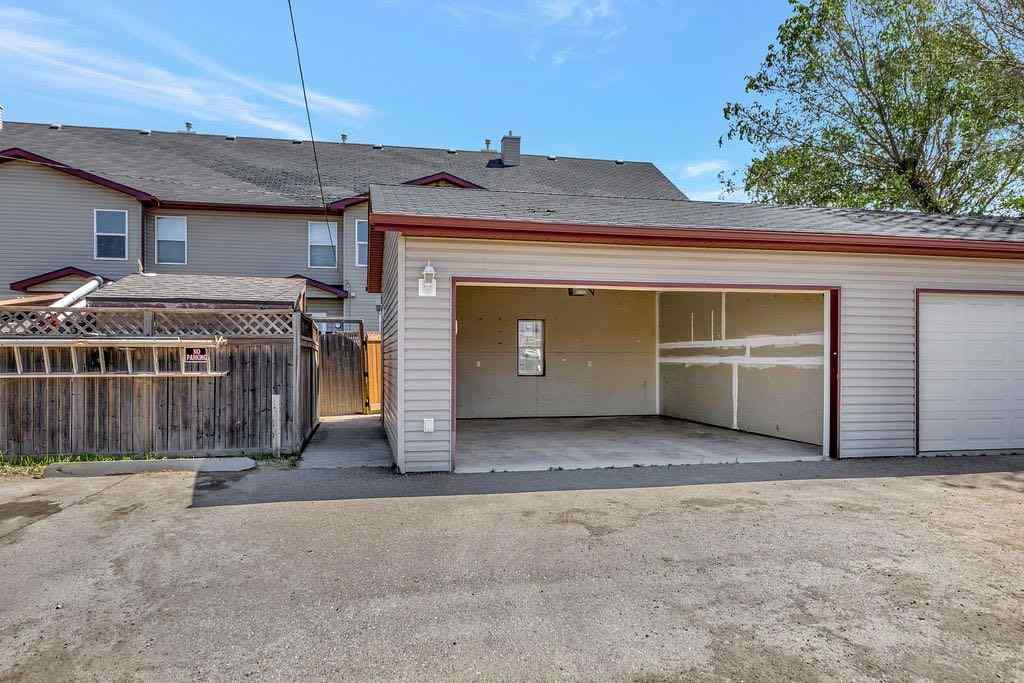 MLS® A2229949 - Unit #2 1820 49 Avenue  in Wallacefield Lloydminster, Residential