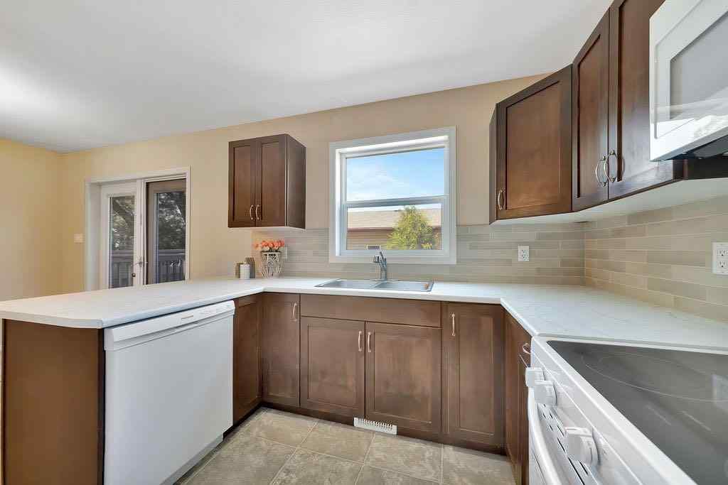 MLS® A2229949 - Unit #2 1820 49 Avenue  in Wallacefield Lloydminster, Residential