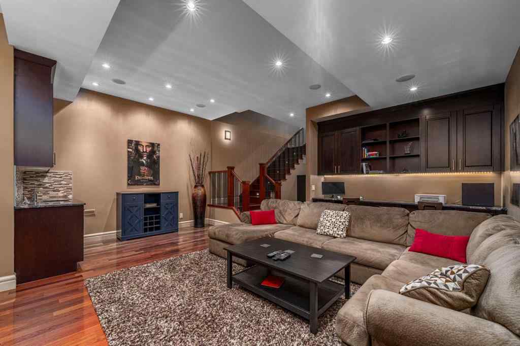 MLS® A2229957 - 2239 32 Street SW in Killarney/Glengarry Calgary, Residential