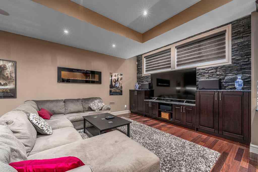 MLS® A2229957 - 2239 32 Street SW in Killarney/Glengarry Calgary, Residential