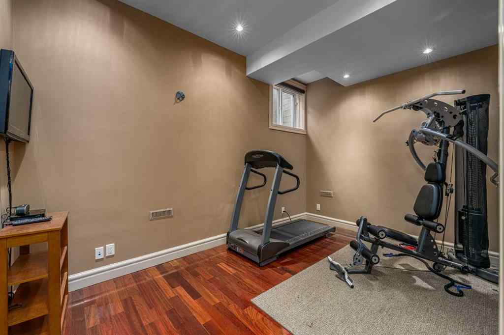 MLS® A2229957 - 2239 32 Street SW in Killarney/Glengarry Calgary, Residential