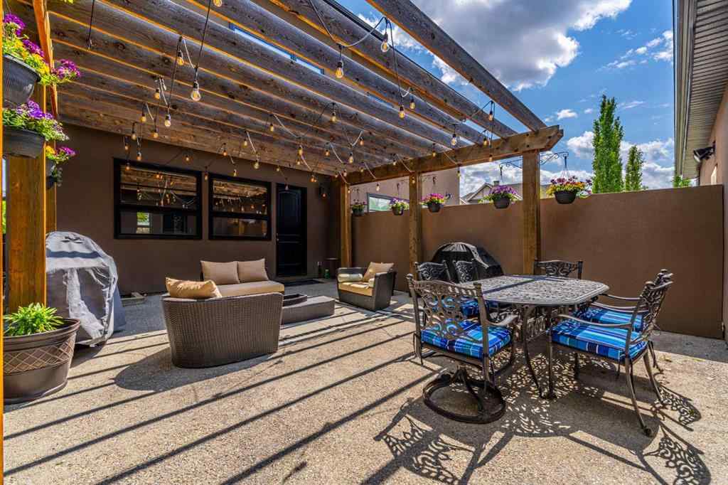 MLS® A2229957 - 2239 32 Street SW in Killarney/Glengarry Calgary, Residential