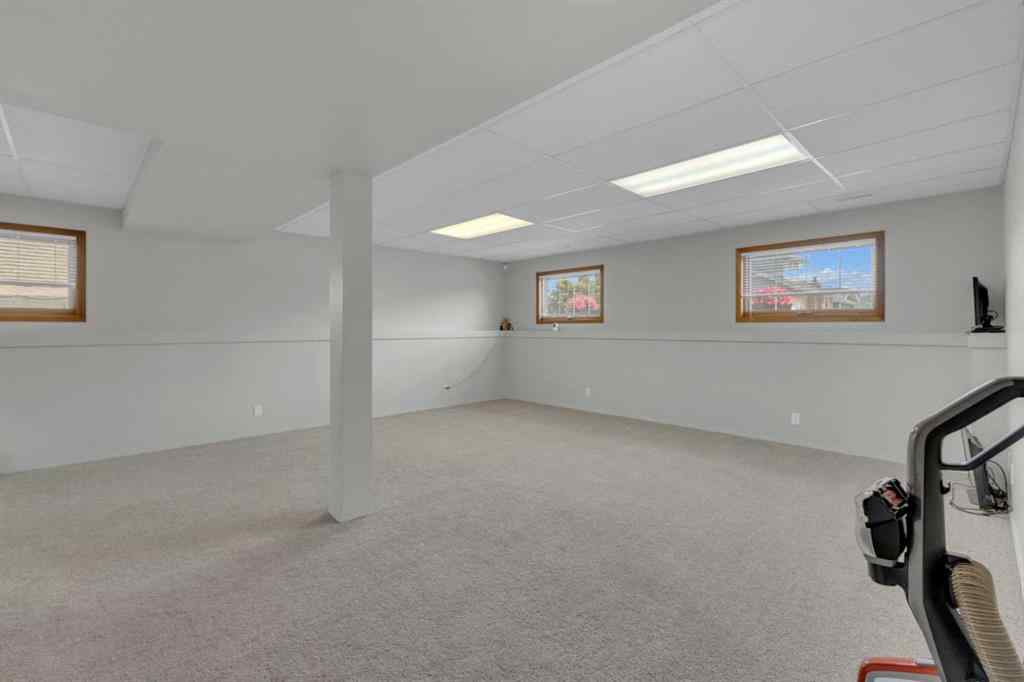 MLS® A2229962 - 6010 57 Avenue  in Lucas Heights Ponoka, Residential
