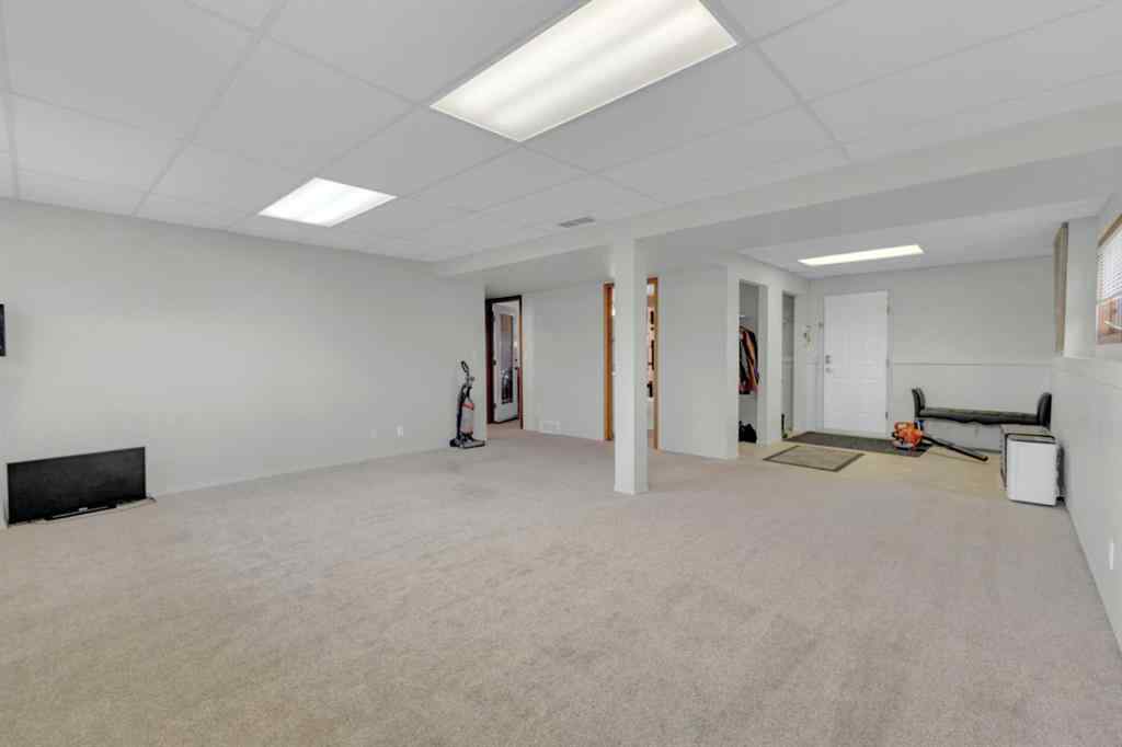 MLS® A2229962 - 6010 57 Avenue  in Lucas Heights Ponoka, Residential