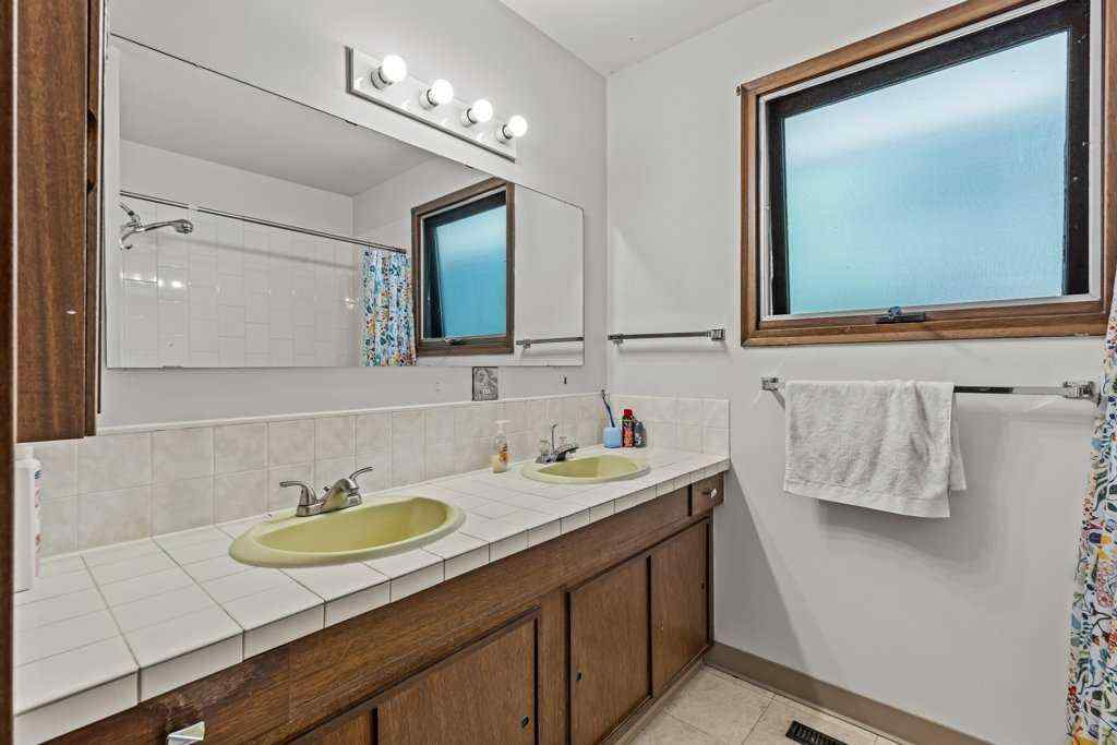 MLS® A2229973 - 4 Mount Rundle Place  in Town Centre_Canmore Canmore, Residential
