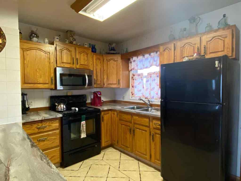 MLS® A2229990 - 5207 49 Street  in Riverside Ponoka, Residential