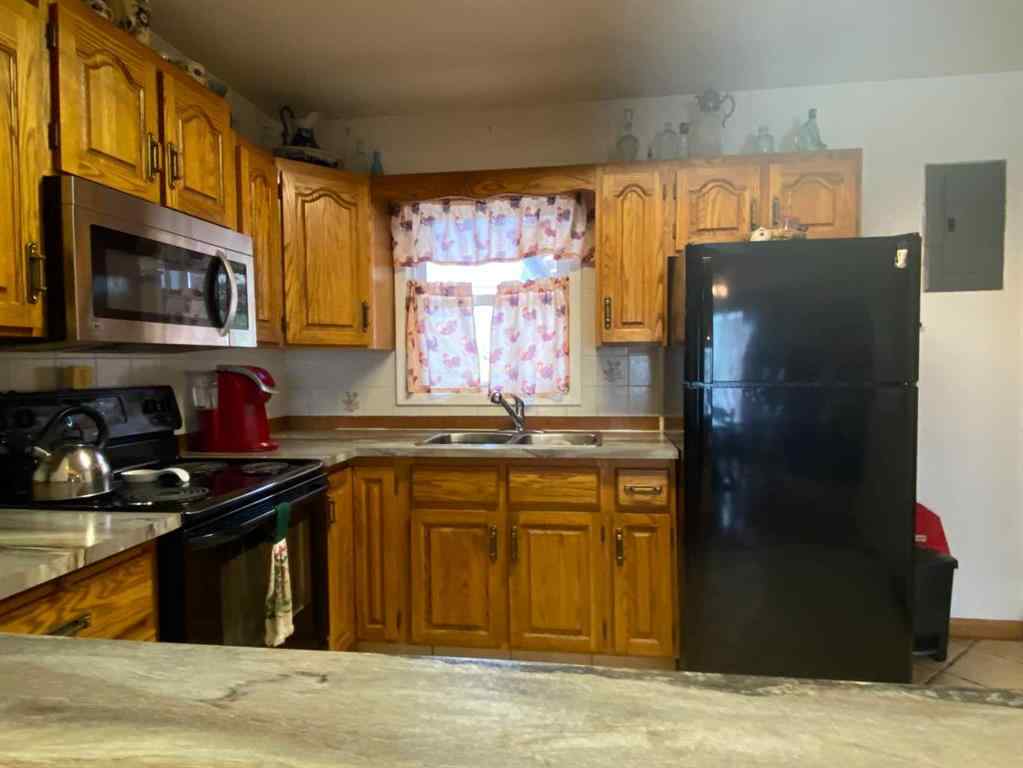 MLS® A2229990 - 5207 49 Street  in Riverside Ponoka, Residential