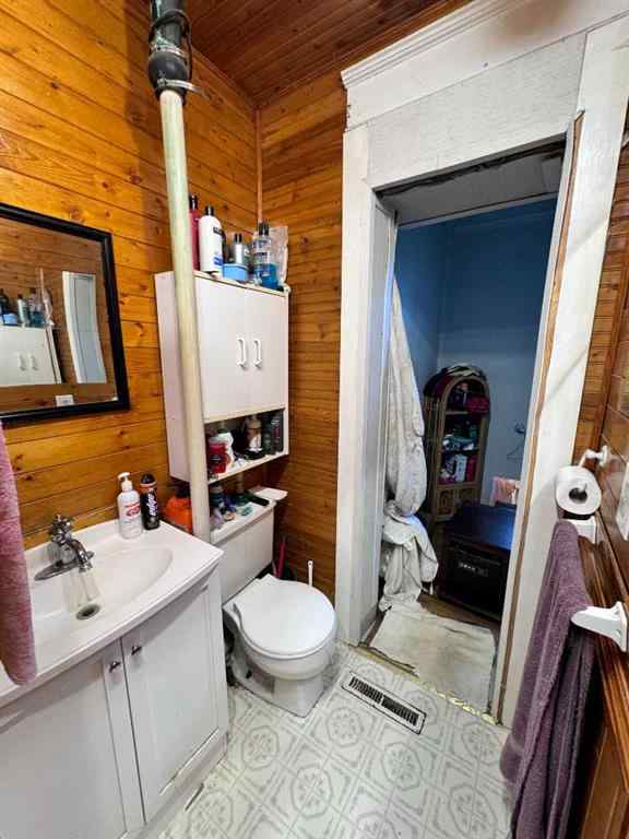 MLS® A2229991 - 41004 Range Road 215   in NONE Rural Lacombe County, Residential