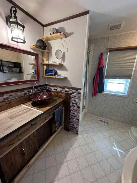 MLS® A2229994 - 240080 Township Road 422   in NONE Rural Ponoka County, Residential