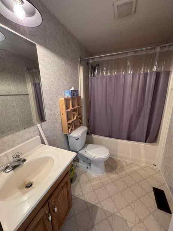 MLS® A2229994 - 240080 Township Road 422   in NONE Rural Ponoka County, Residential