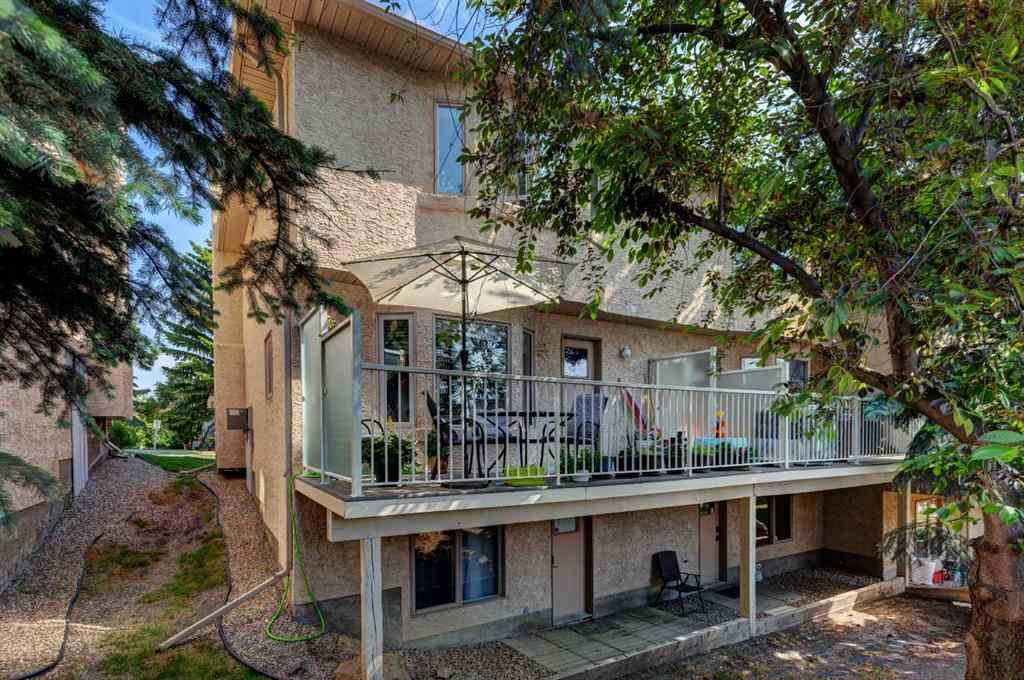 MLS® A2230017 - 211 Christie Park Mews SW in Christie Park Calgary, Residential