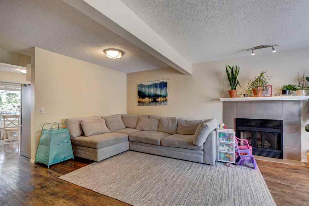 MLS® A2230017 - 211 Christie Park Mews SW in Christie Park Calgary, Residential
