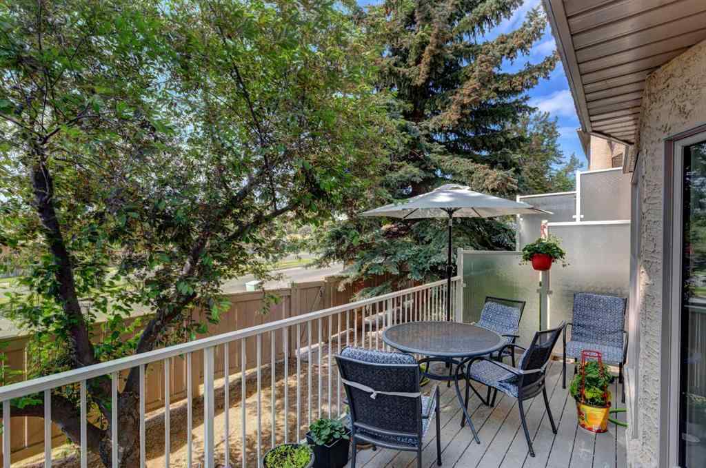 MLS® A2230017 - 211 Christie Park Mews SW in Christie Park Calgary, Residential