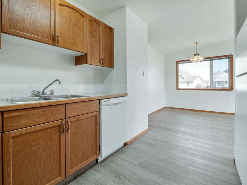 MLS® A2230041 - 5011 Second Street W in NONE Claresholm, Residential