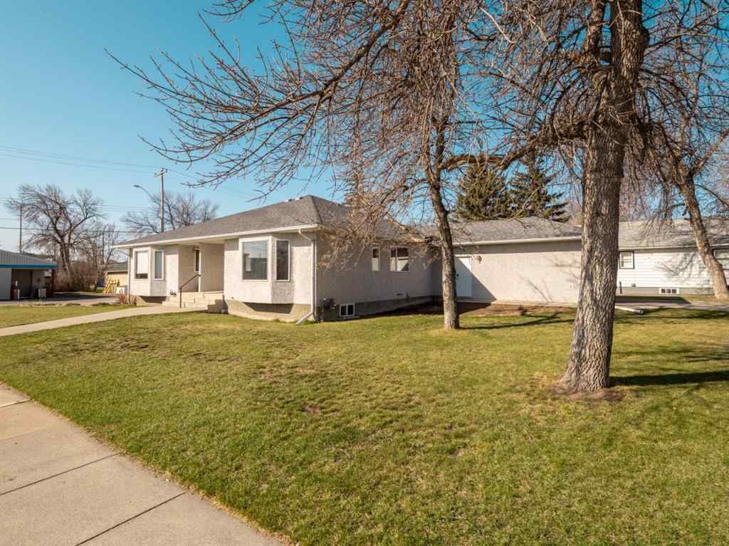 MLS® A2230041 - 5011 Second Street W in NONE Claresholm, Residential