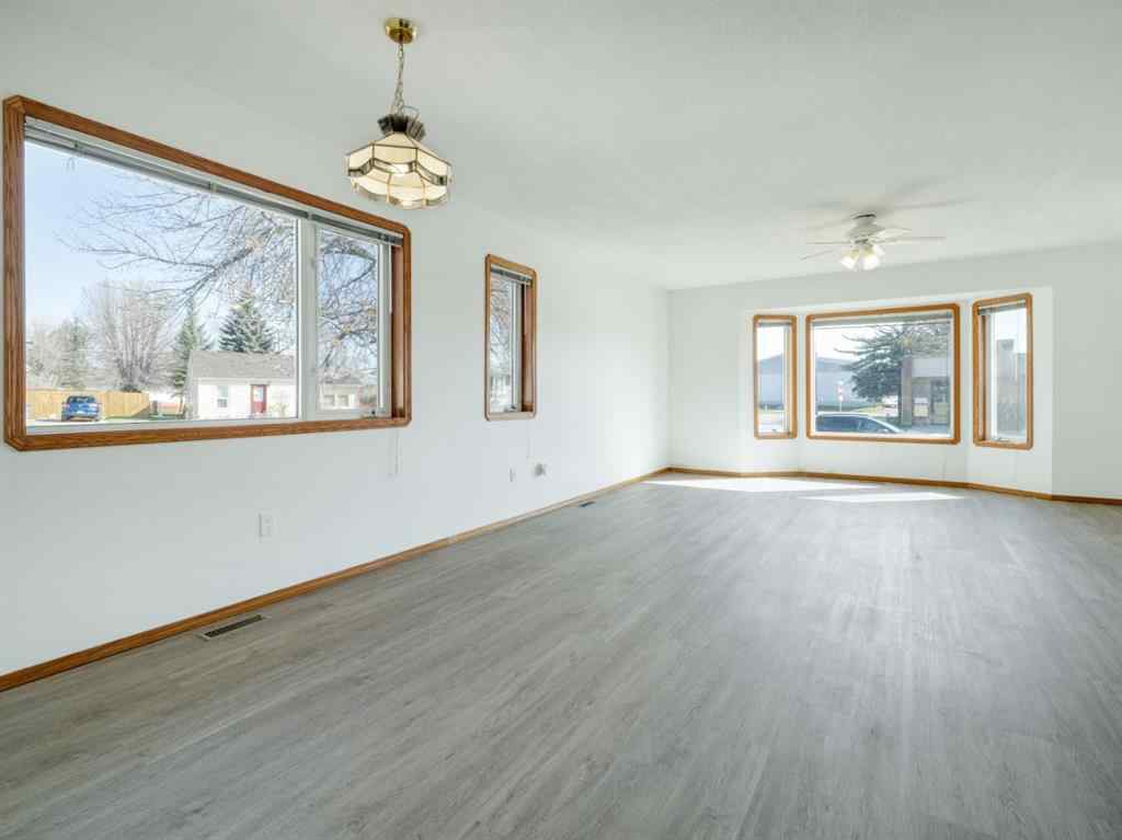 MLS® A2230041 - 5011 Second Street W in NONE Claresholm, Residential