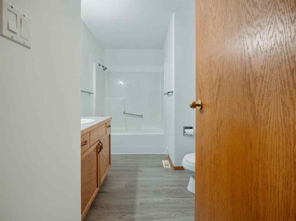 MLS® A2230041 - 5011 Second Street W in NONE Claresholm, Residential