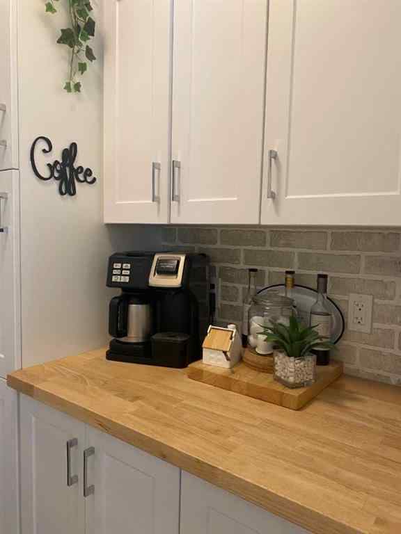 MLS® A2230109 - 151 Kingsbridge Road SE in Kings Heights Airdrie, Residential
