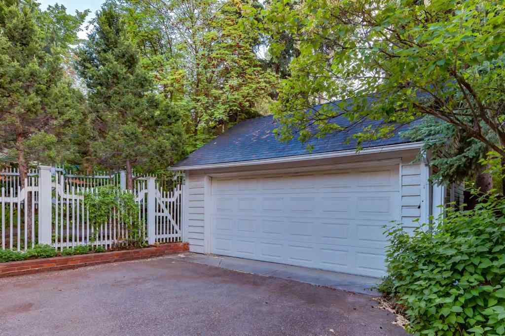 MLS® A2230110 - 2209 Carleton Street SW in Upper Mount Royal Calgary, Residential