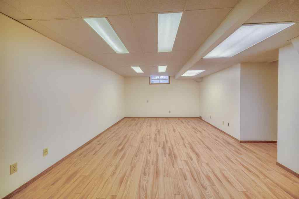 MLS® A2230151 - 107 Edgehill Court NW in Edgemont Calgary, Residential